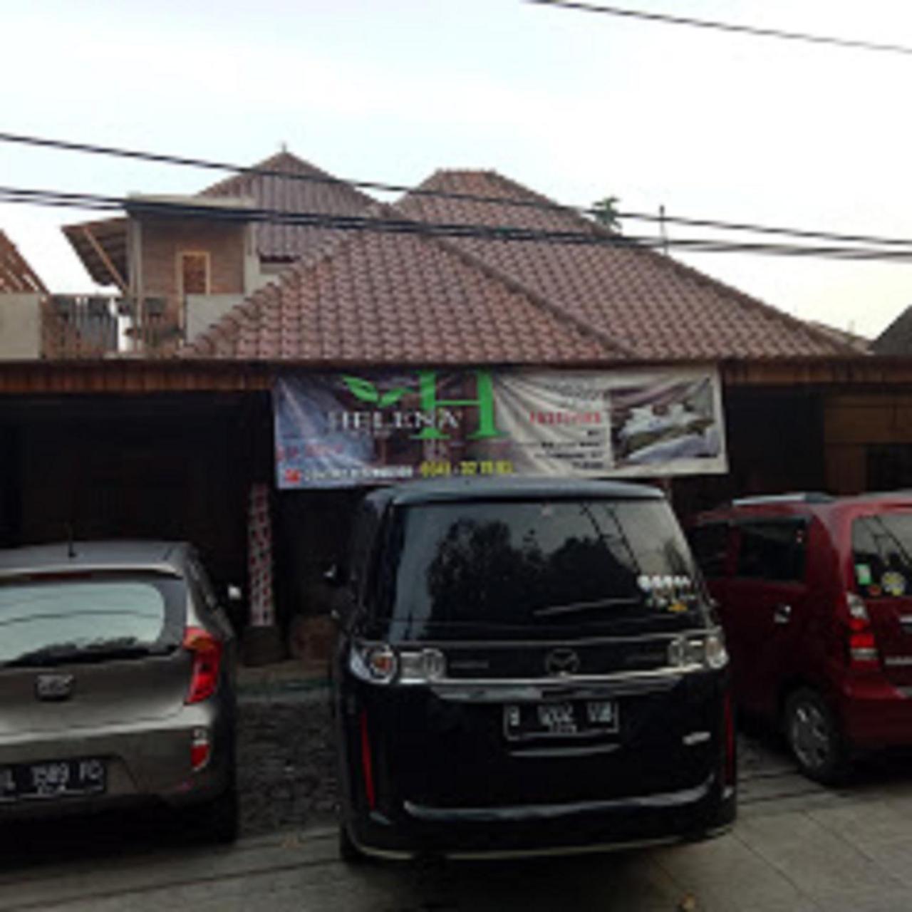 Helena Guest House Malang Exterior foto