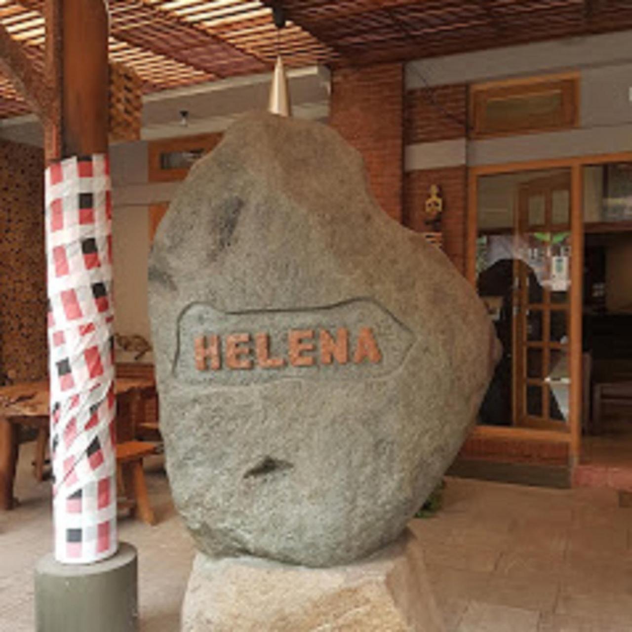 Helena Guest House Malang Exterior foto
